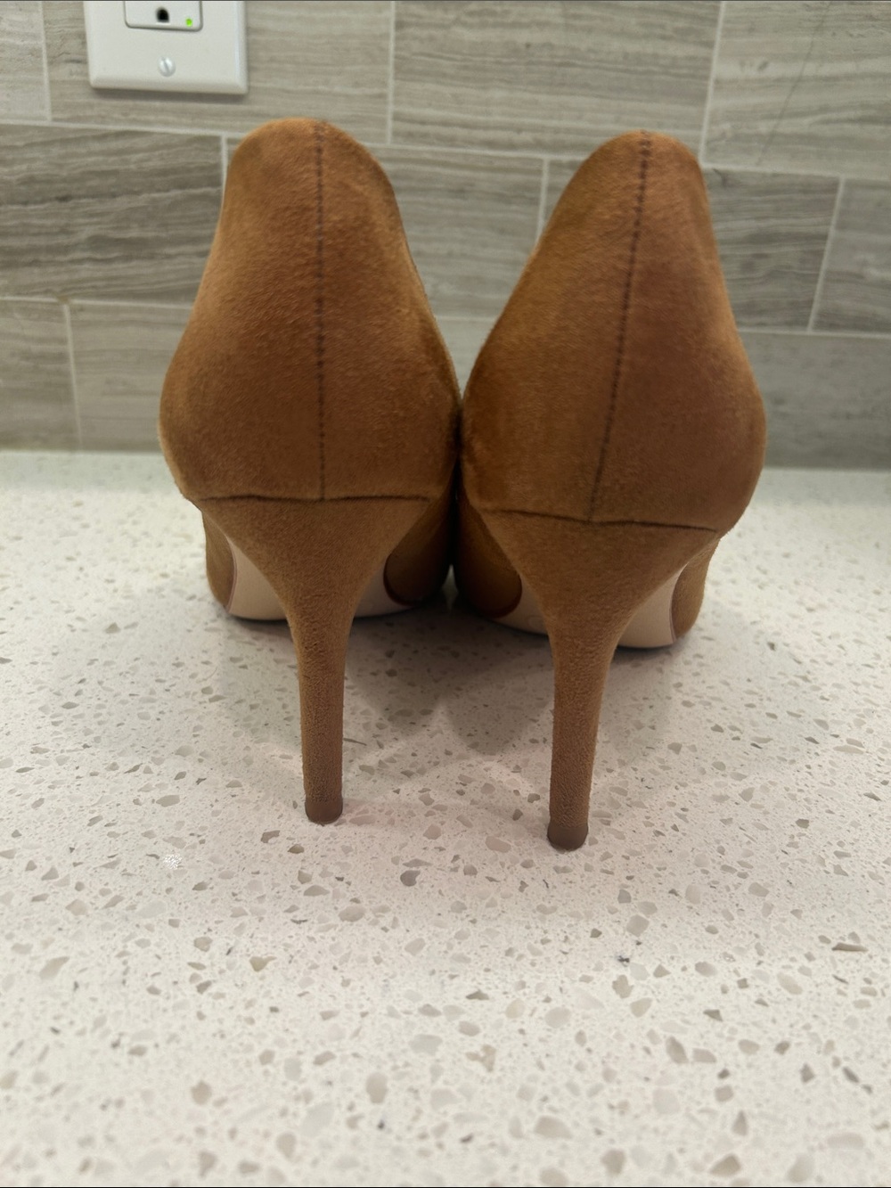 A New Day Classic Pointed-Toe Pump in Cognac Suede Size 8 - Picture 3 of 6
